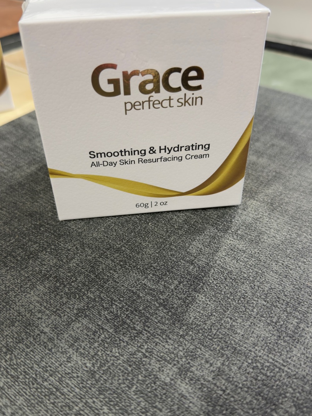 Grace Smoothing & Hydrating Cream - White and Gold